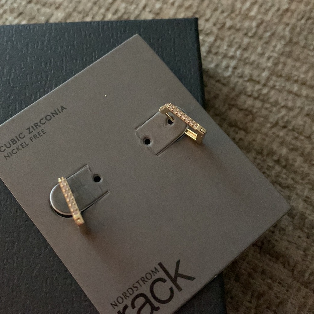 Earrings by Nordstrom Rack - Picture 7 of 7